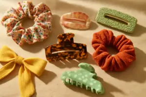 Novità primavera: colori e texture di accessori per capelli che conquistano subito
