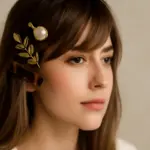 Come abbinare accessori per capelli a frange laterali? Svela il dettaglio che valorizza ogni viso